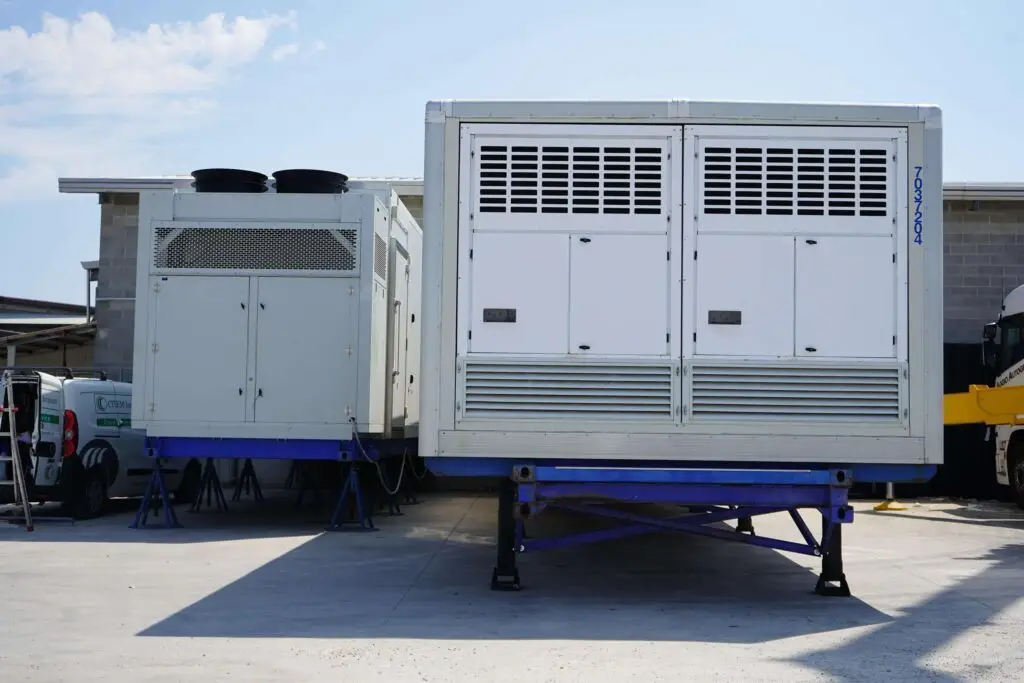 Super°Box blast freezer and modular coldstore units supporting blue crab processing in Italy